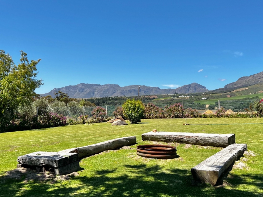 8 Bedroom Property for Sale in Raithby Western Cape